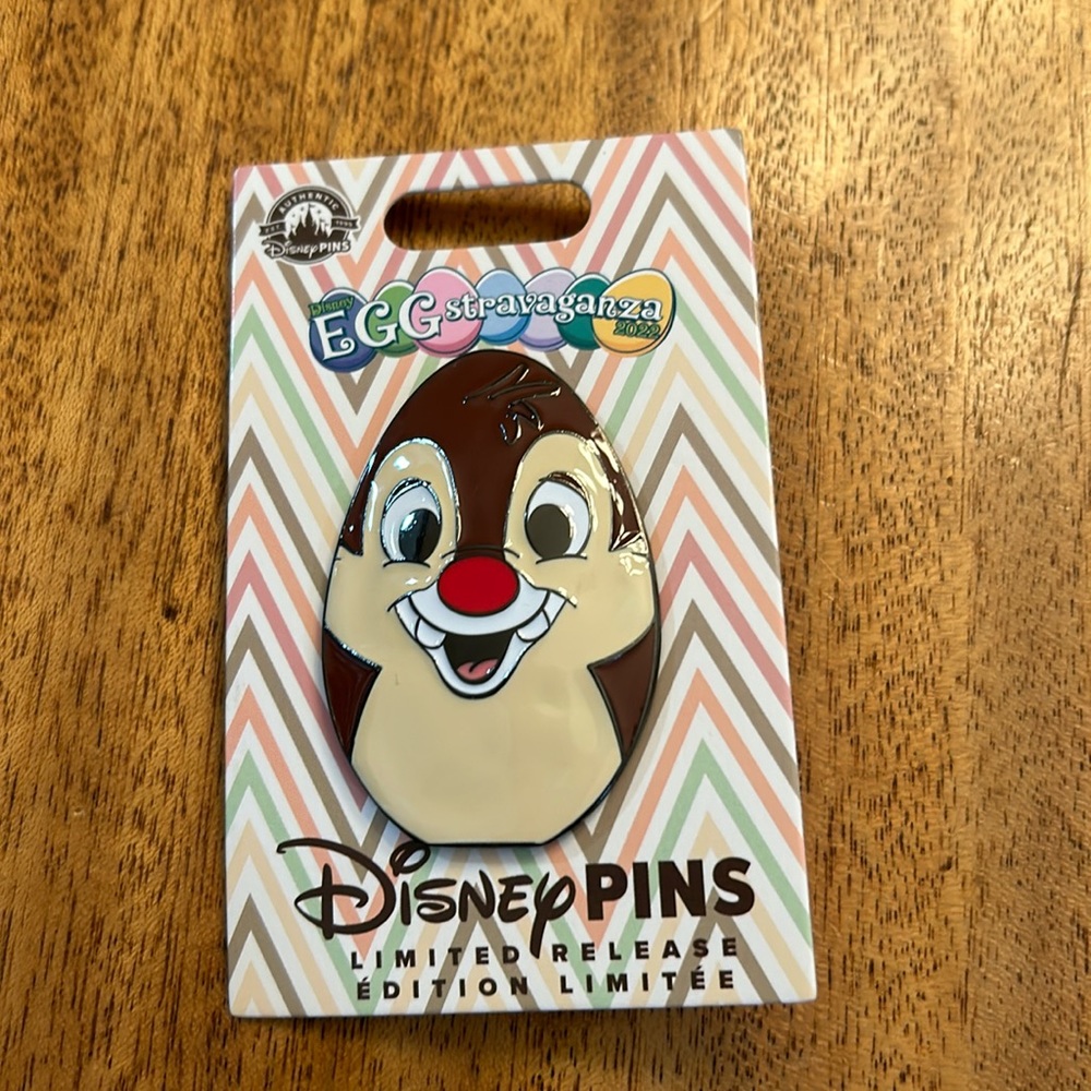 2023 Disney Parks Eggstravaganza Chip and Dale Egg Pin Limited Release NWT